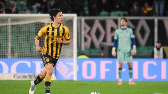 Lecce e Sassuolo, idea Giuseppe Leone: il talento della Juve Stabia nel mirino calciomercato Lecce e Sassuolo, idea Giuseppe Leone: il talento della Juve Stabia nel mirino calciomercato