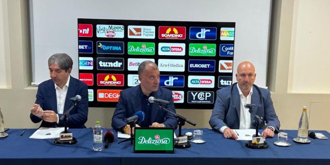 Lecce, nuovo corso: Trinchera al timone. Sostenibilità, mercato e nodo stadio Lecce, nuovo corso: Trinchera al timone. Sostenibilità, mercato e nodo stadio