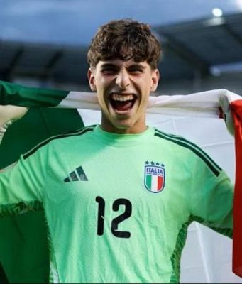 Lupo ipnotizza la Spagna: tre rigori parati, Italia U17 in finale Lupo ipnotizza la Spagna: tre rigori parati, Italia U17 in finale Christian